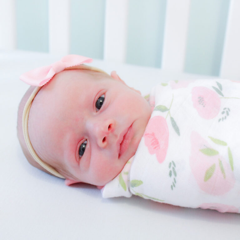 5 Minimalist Newborn Essentials for First Time Moms
